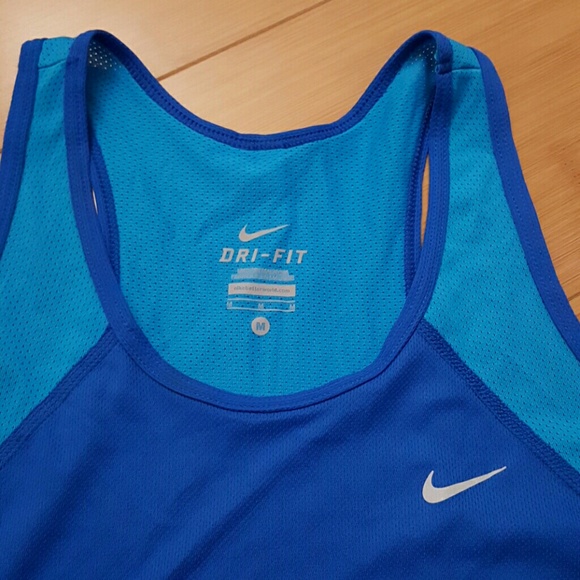 Nike Dri-Fit tank top - Picture 2 of 3