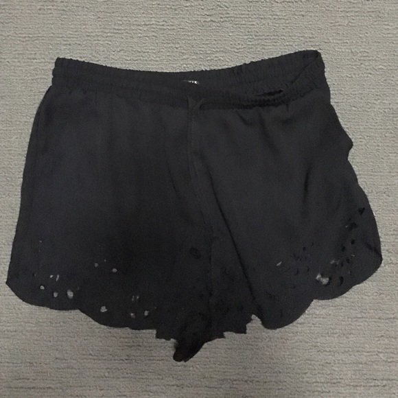💞TODAY ONLY SALE💞Brandy Melville Lace Shorts