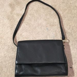 Very cute black crossbody/shoulder bag!
