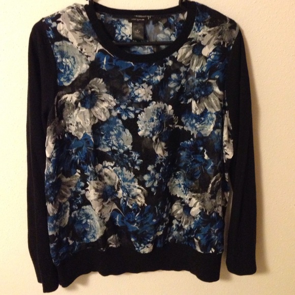 NWOT Shear Floral Print Crewneck
