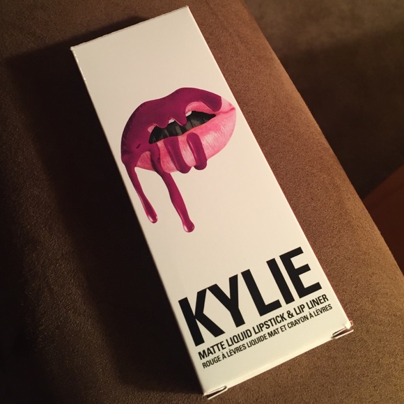 Kylie Lipkit in Posie K - Picture 1 of 3