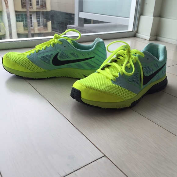 Nike Shoes - Nike running shoes
