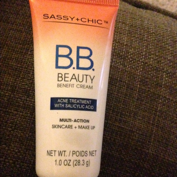 Bb cream - Picture 1 of 2