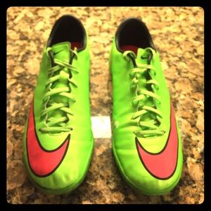 Nike indoor men's  soccer cleats