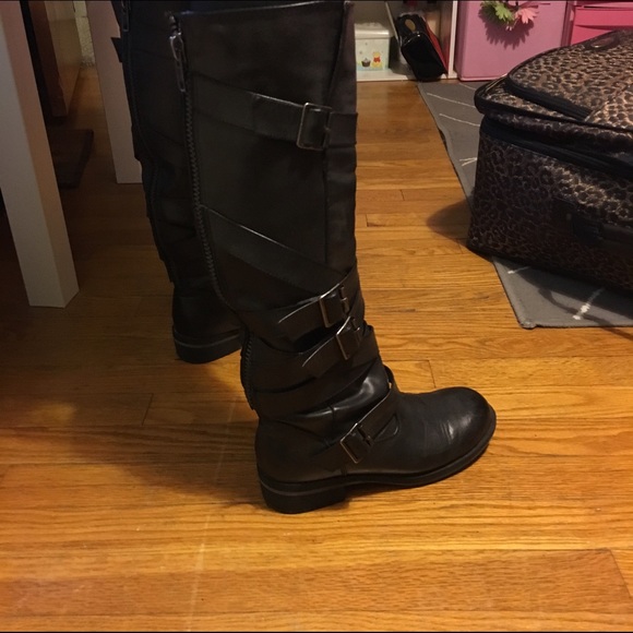 Black Leather Knee-High boots - Picture 2 of 2