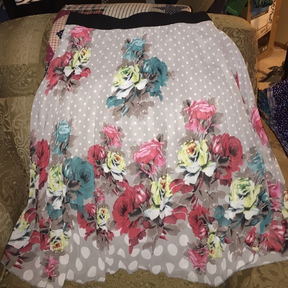 Metro Wear Dresses & Skirts - Super cute skirt