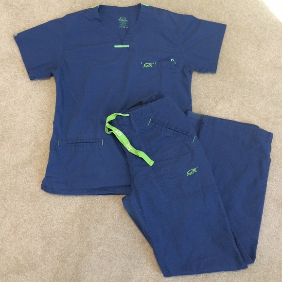 Navy blue iguana med scrubs