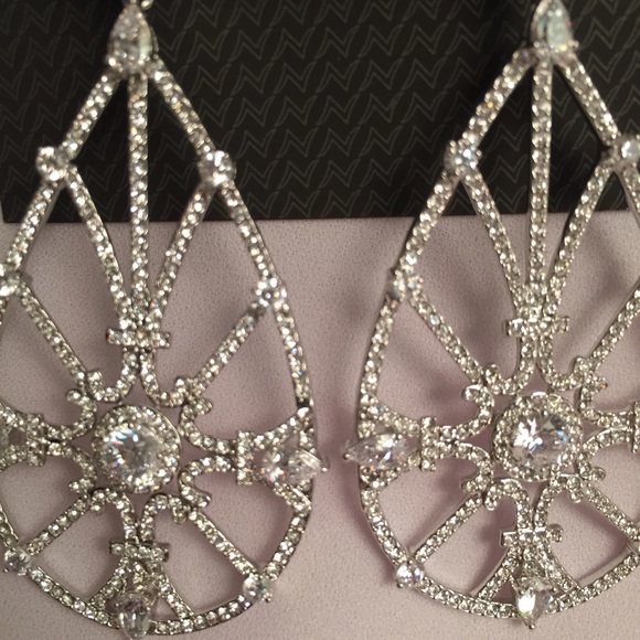 💕Showstopper Nadri Earrings💕 - Picture 2 of 3