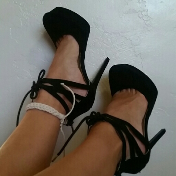 Sexy black velvet heels