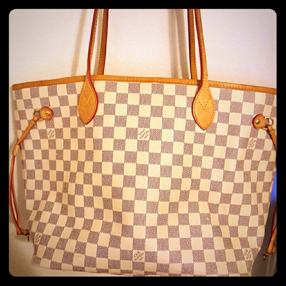 Louis Vuitton Never Full