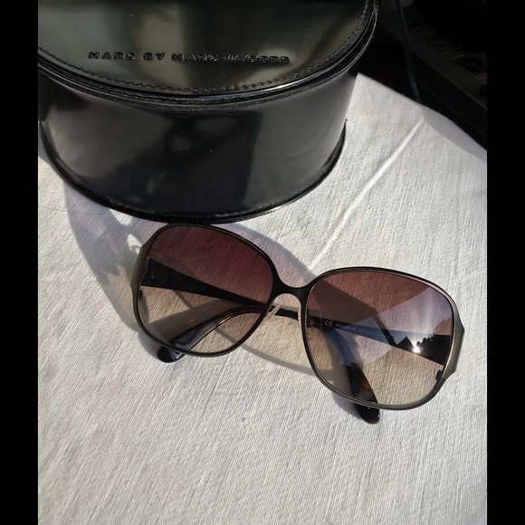 Marc Jacob sunglasses w case AUTHENTIC