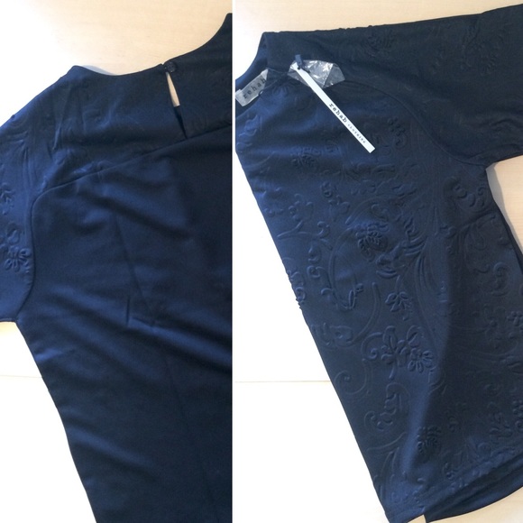 Paisley floral textured dressy t shirt - Picture 3 of 3