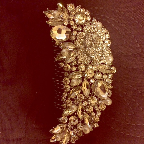 Vintage style bridal hairpiece - never used