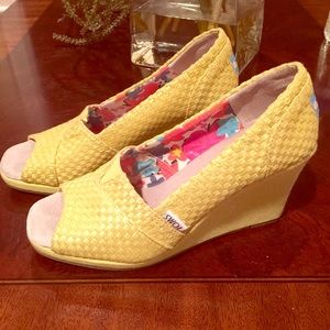 Toms wedges