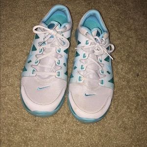 Nike running shoes 💰💵Offers Accepted!!