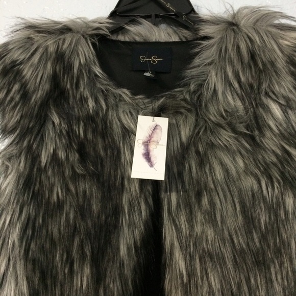 HOST PICK'🎉🎈NWT Chic JS Faux Fur Sleeveless Vest - Picture 4 of 4