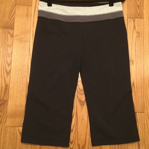 Lululemon reversible crops