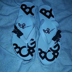 NWOT never worn BCBG platform flipflops