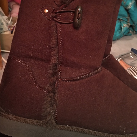 Boots - Picture 3 of 3