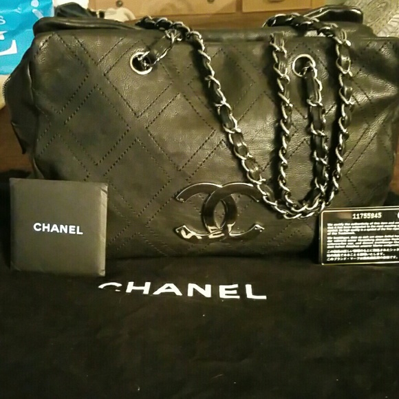 Authentic Chanel Handbag - Picture 1 of 4