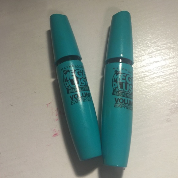 Maybelline mega plush mascara
