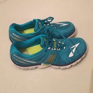 Brooks pure cadence shoes