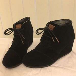 TOMS Black Suede Desert Wedges