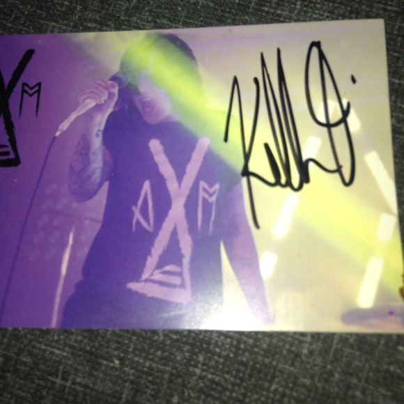 Kellin Quinn autograph