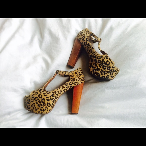 Authentic Jeffrey Campbell leopard Foxy ❤️