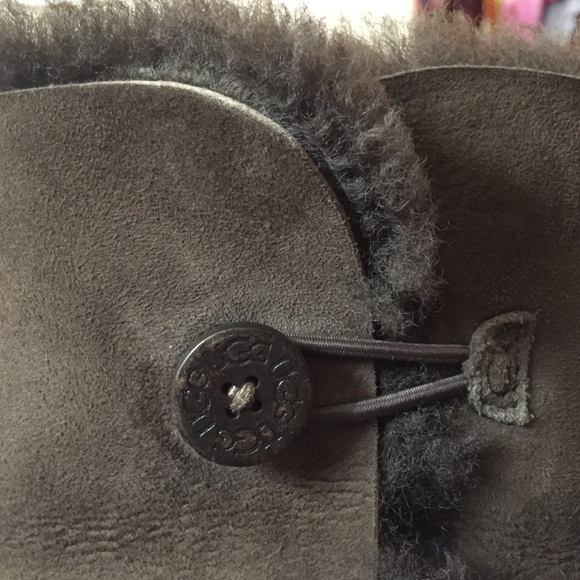 Buttoned up Ugg Boots - Picture 3 of 3