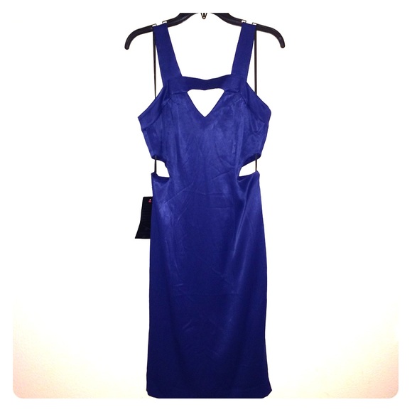 bebe multi keyhole midi dress.