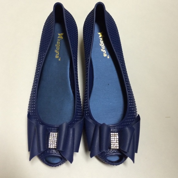 Navy plastic bow sanders platform 8