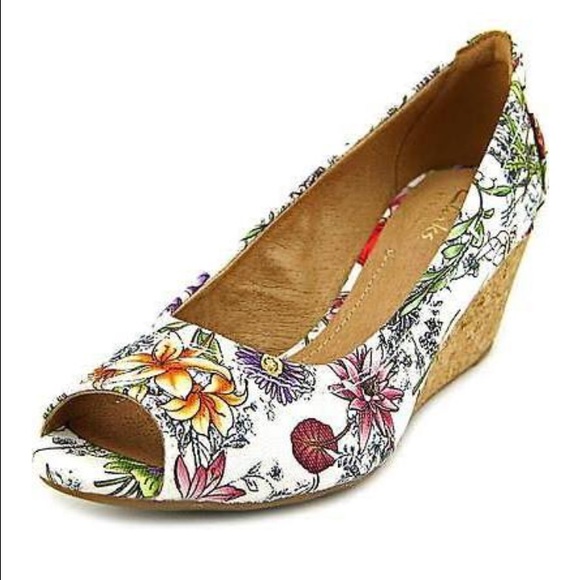 clarks floral wedge