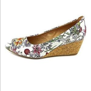 Clarks | Shoes | Clarks Comfortable Wedge Shoe Floral Sandals Peep | Poshmark