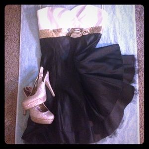 Jessica McClintock Black/White/Gold Formal