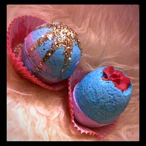 Custom made Bath Bombs!! Different prices!