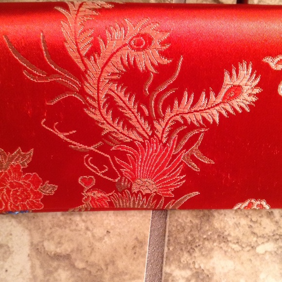 Oriental Red and Gold Clutch - Picture 2 of 4
