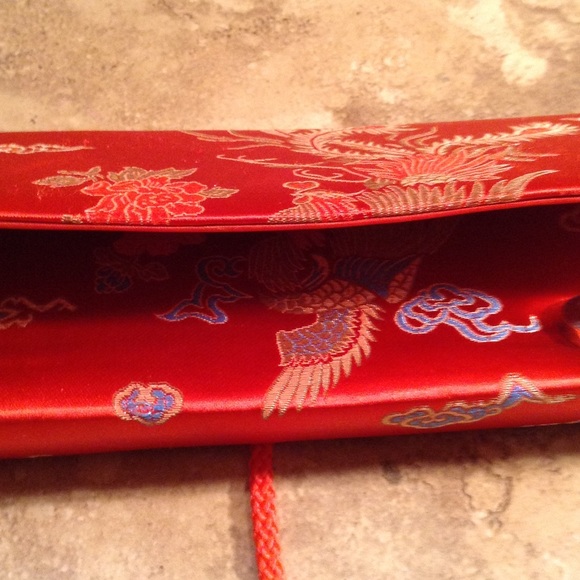 Oriental Red and Gold Clutch - Picture 3 of 4