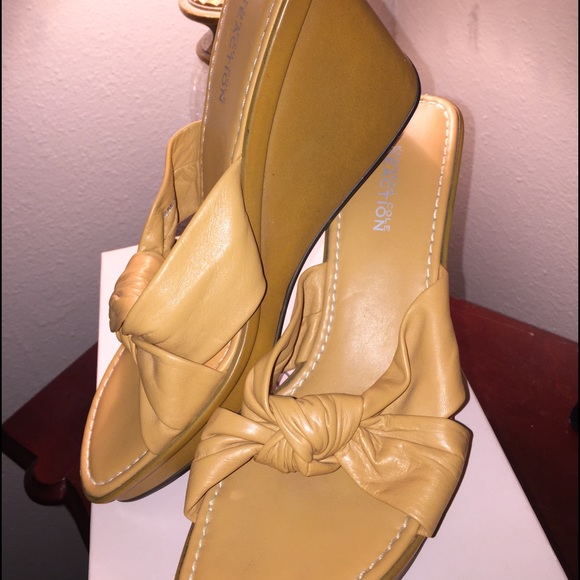 Kenneth Cole Reaction wedges