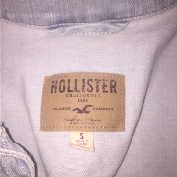 Small Hollister Women's Denim Jacket - Picture 3 of 3