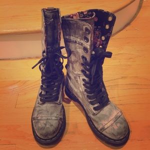 DR Martens high boots only wear once