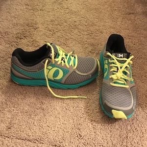 NEW Pearl Izumi project emotion running shoes