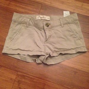 Hollister khaki shorts