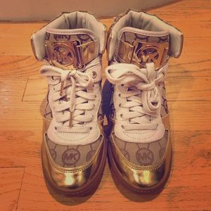 M&K Wedge sneaker wear couple times