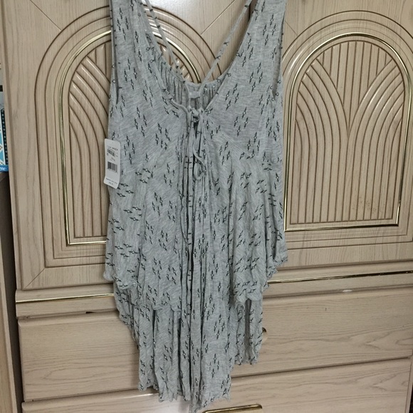 🎉Bundle for Marie🎉 2 Free people cute top - Picture 2 of 4