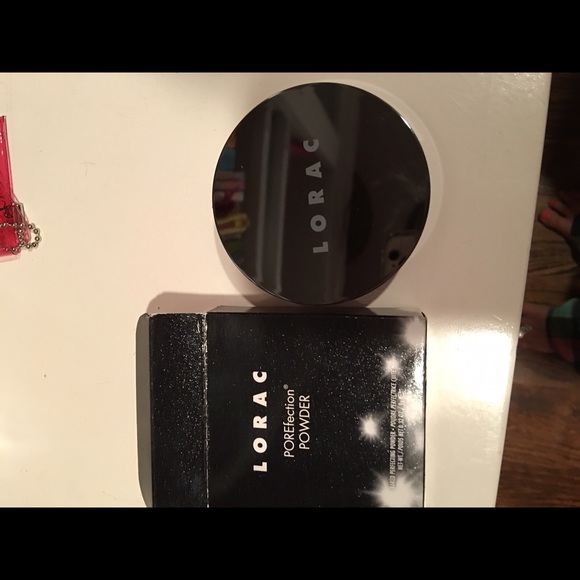 Lorac pore perfecting powder (light)