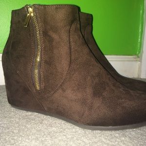 brown wedged booties  with gold zipper