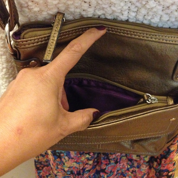 Vintage Emilie M. Gold Crossbody Purse bag❤️ - Picture 3 of 4