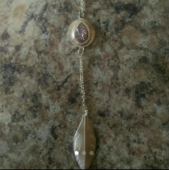 Dangling necklace