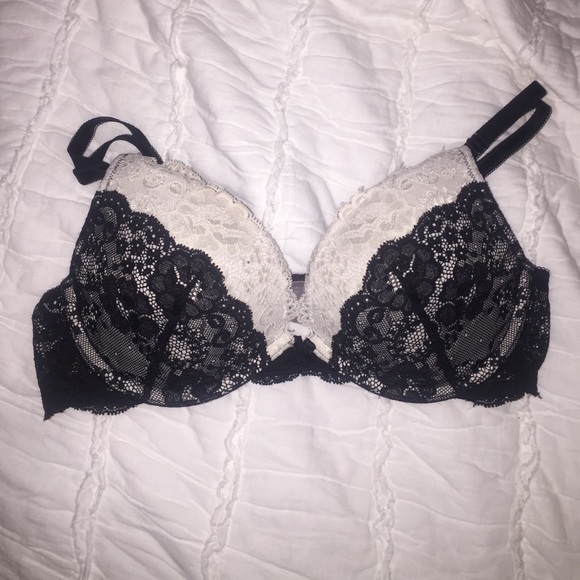 🔴SALE!!!🔴VS black and white lace bra